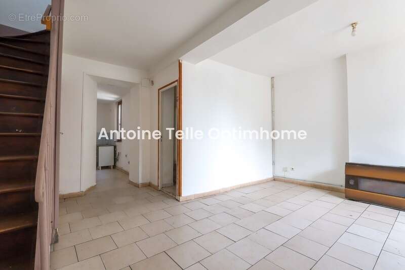 Le Cateau 59360 - Opportunité d'investissement - Maison de deux chambres avec cour intérieure - photo 3