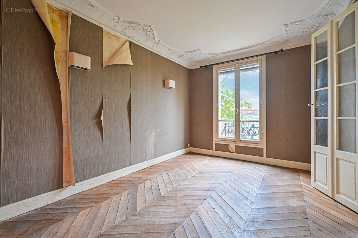 Appartement à PARIS-14E