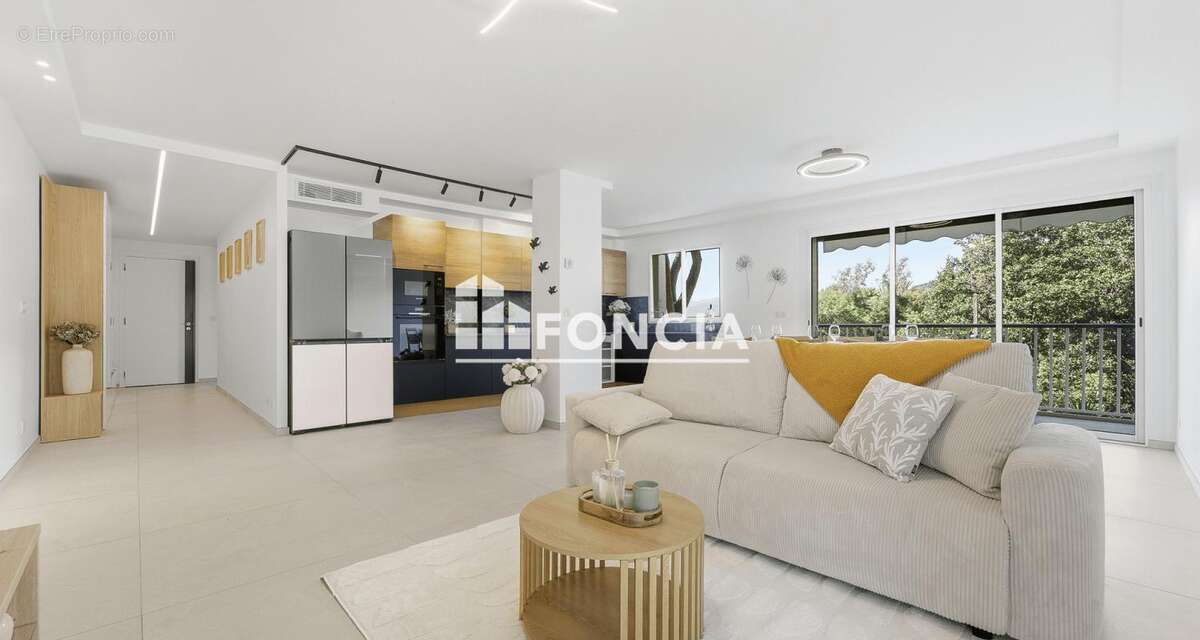 COUP DE COEUR! CANNES CALIFORNIE — Appartement 4P 107m² + 200m² de jardin   Exception sur le marché  - photo 2