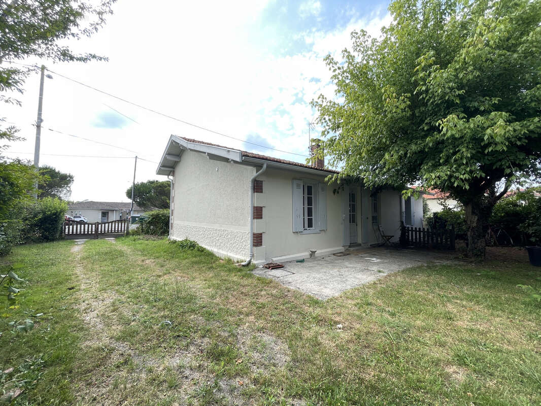 Maison à BELIN-BELIET