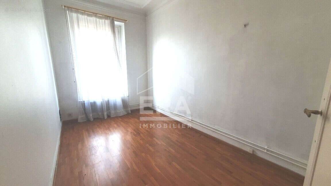 Appartement à SAINT-MAUR-DES-FOSSES