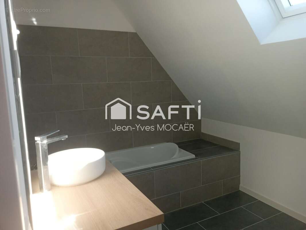 Photo 5 - Maison à CHATEAUNEUF-DU-FAOU