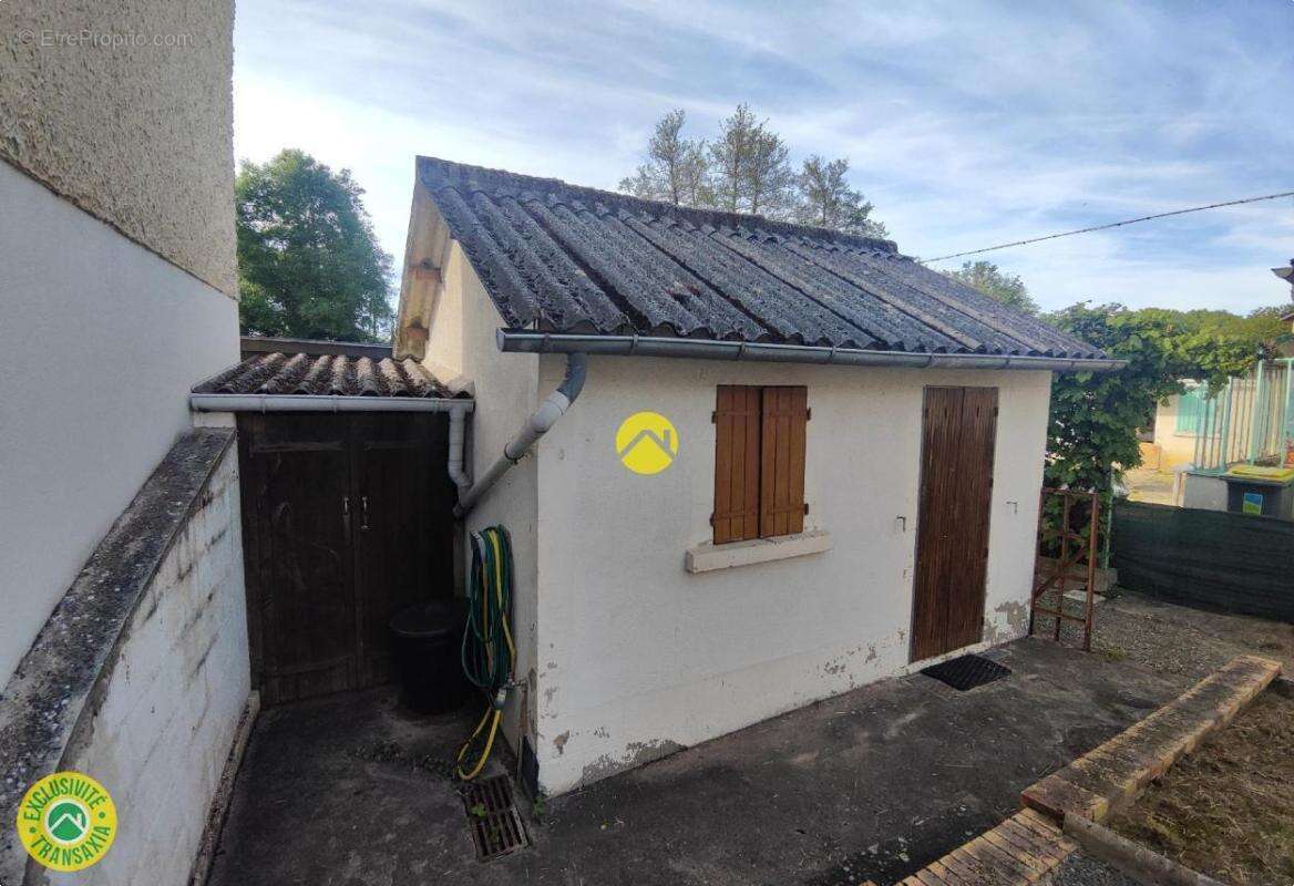 Maison à JOUET-SUR-L'AUBOIS