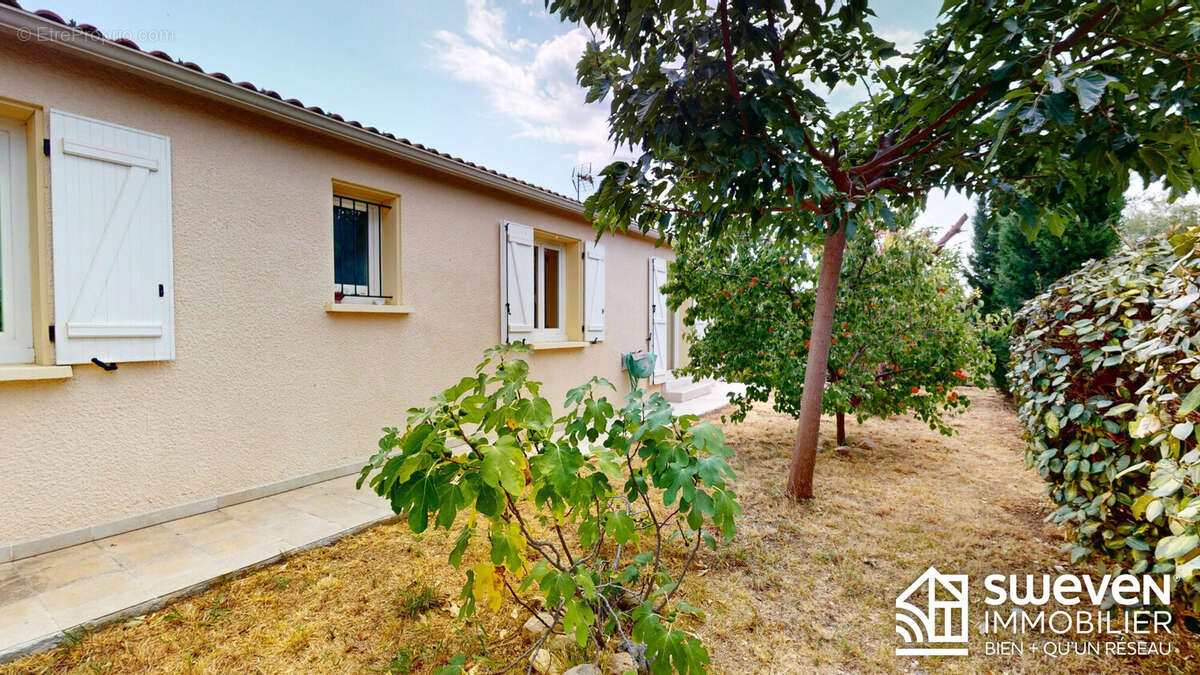 Maison 95 m² à Llupia  - photo 3