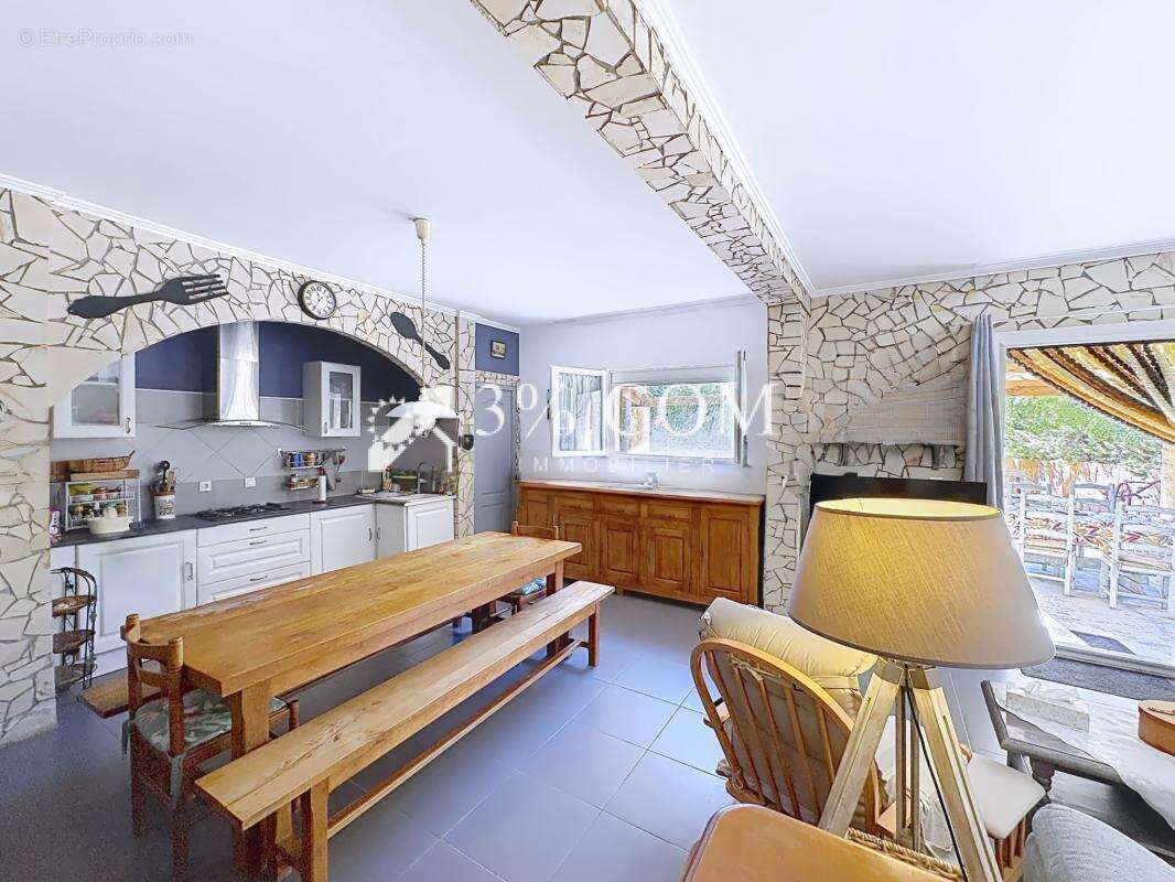 Charmante Maison de 178 m2 dans propriété avec terrain, Port - photo 29