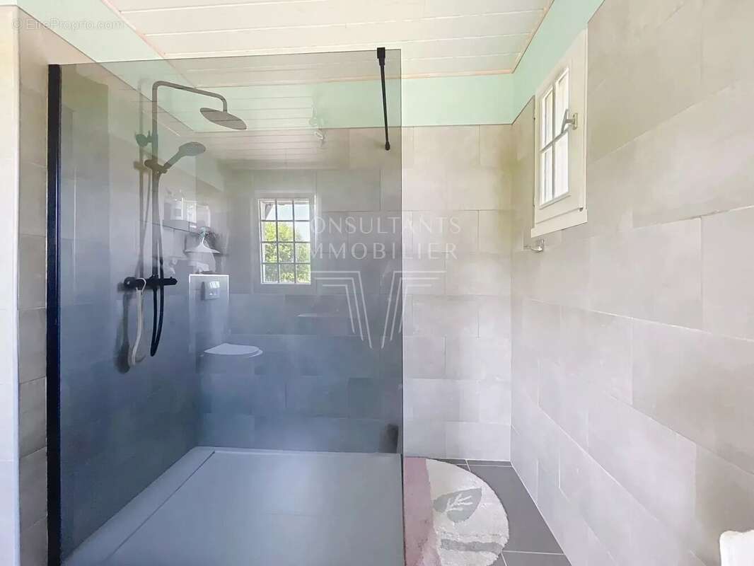 Maison à PONT-L&#039;EVEQUE