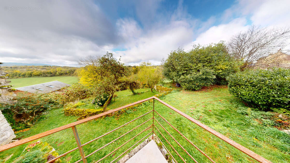 Maison à MONTROZIER