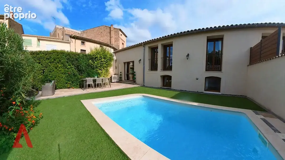 Exceptionnelle grange rénovée de trois chambres avec piscine privée - photo 4