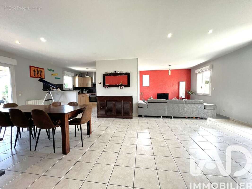 Photo 6 - Maison à VAYRES