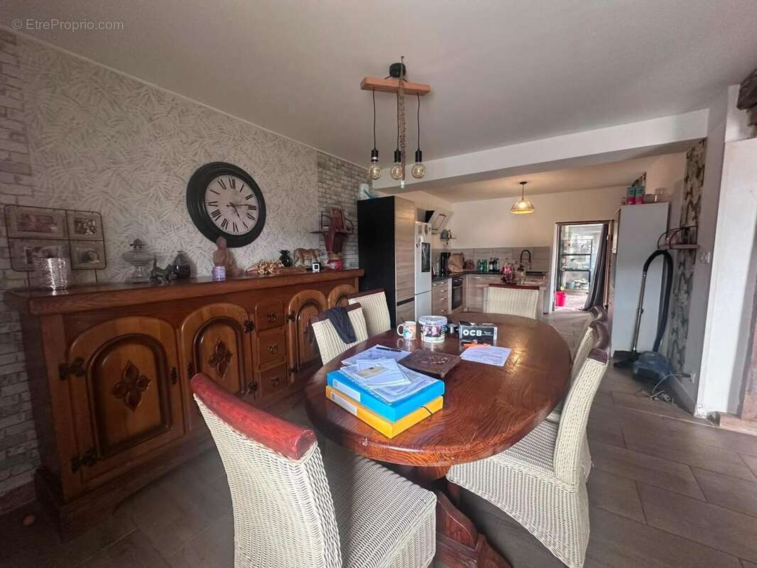Maison 133 m² à Savigny-En-Veron  - photo 2