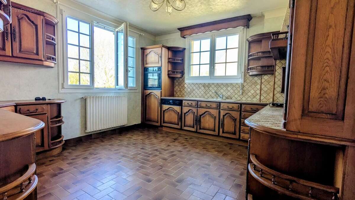 Maison à PLONEVEZ-PORZAY