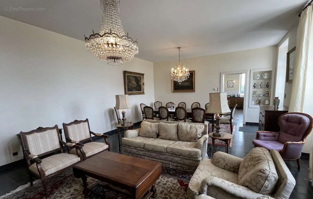 Maison à SAINT-GEORGES-DES-AGOUTS