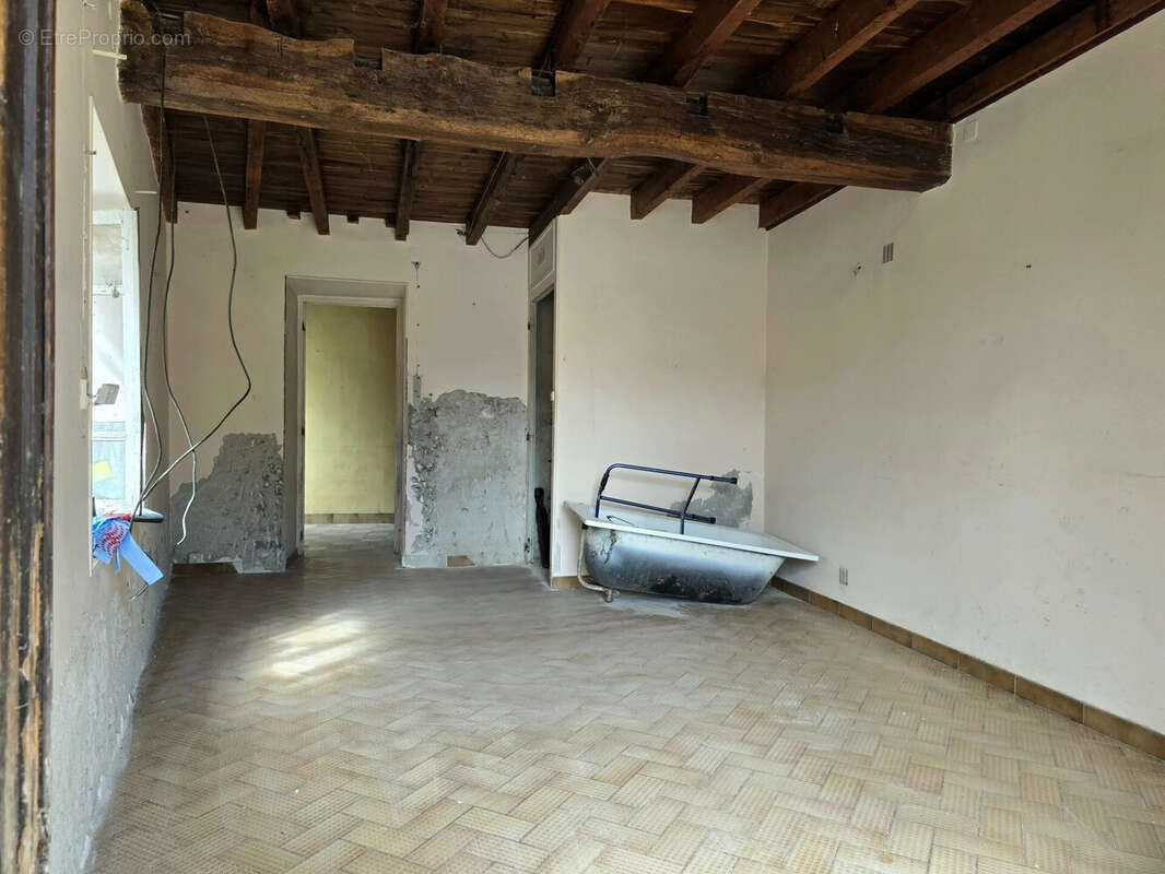 Maison à SAINT-PAUL-LIZONNE
