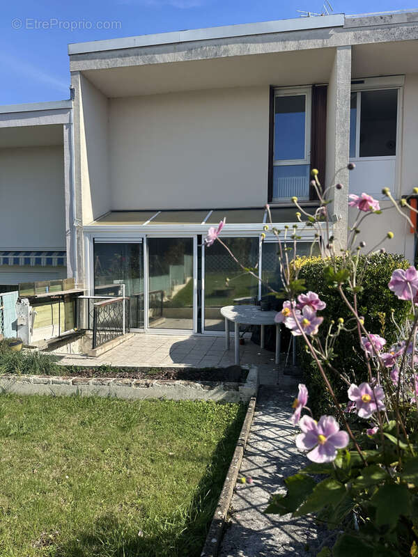 Maison à VAUX-LE-PENIL