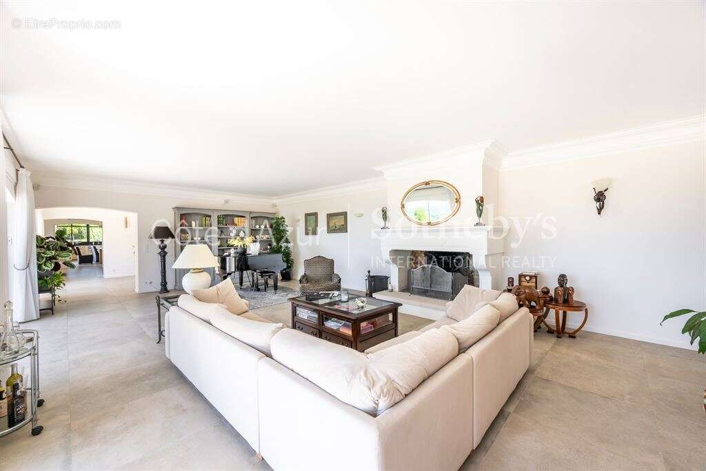 Châteauneuf de Grasse, propriété de caractère vue mer panoramique, maison d'amis - photo 11