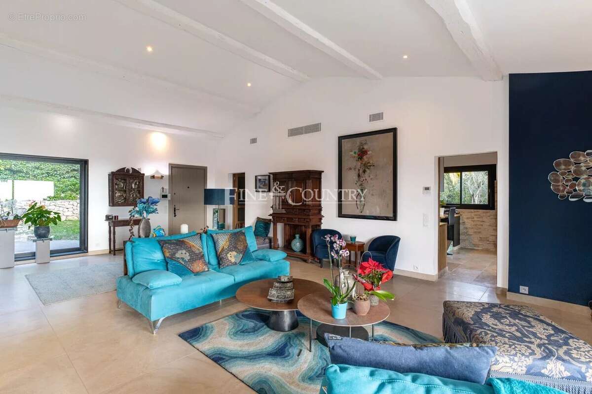 Maison à MOUGINS