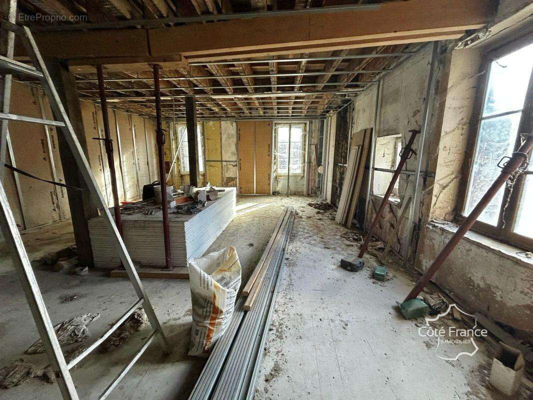 Appartement à BRIENON-SUR-ARMANCON