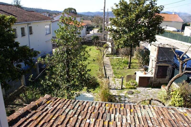 Maison à SAINT-JULIEN-LES-ROSIERS