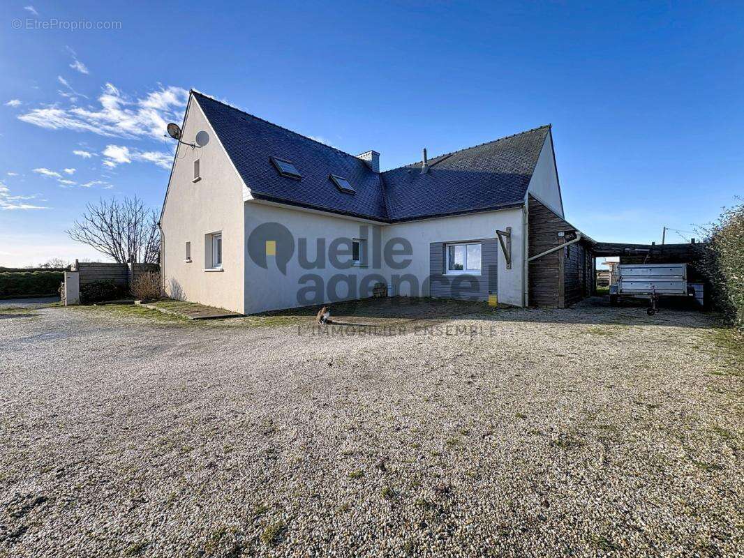 Maison à PLOUGUERNEAU