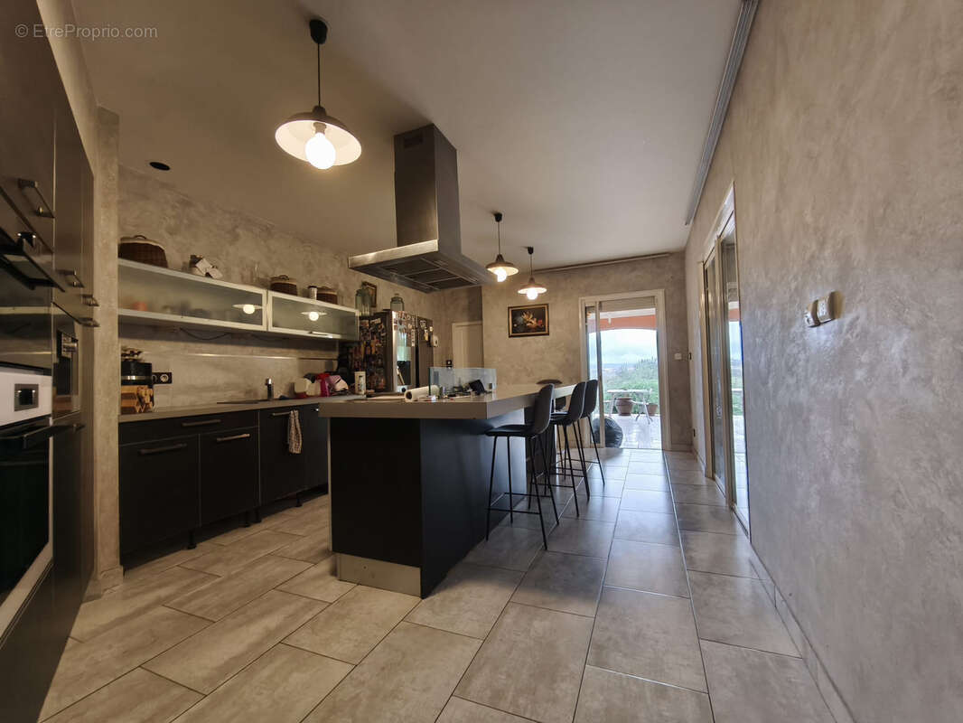 Villa 22O m2 , vue dégagée , piscine & terrain de 1800 m2 - photo 5