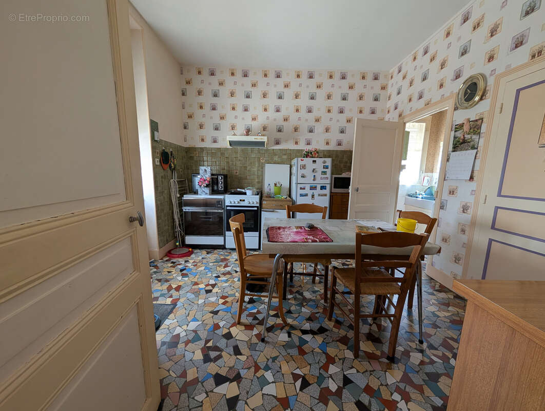 Maison ouvrière de caractère avec garage et jardin privatif - photo 2