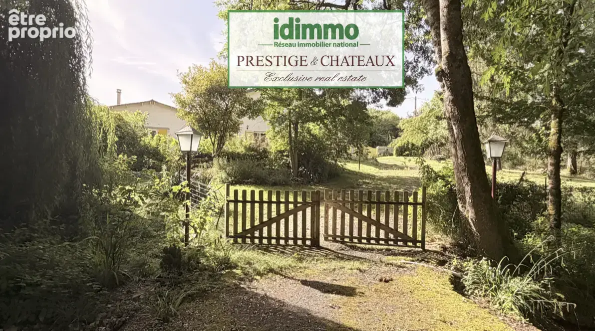 Maison 10 pièces 253 m² · aux Églises-d'Argenteuil · 253 m² · 329 000 €