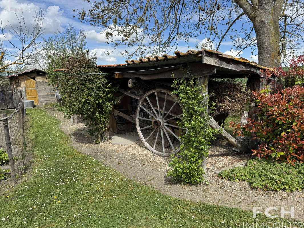 Maison de campagne avec 2 garages et dépendances - photo 22