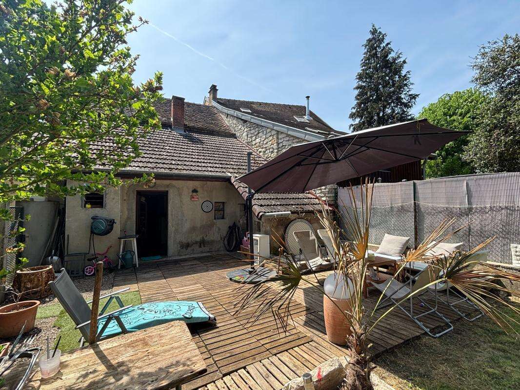 Maison à MORESTEL