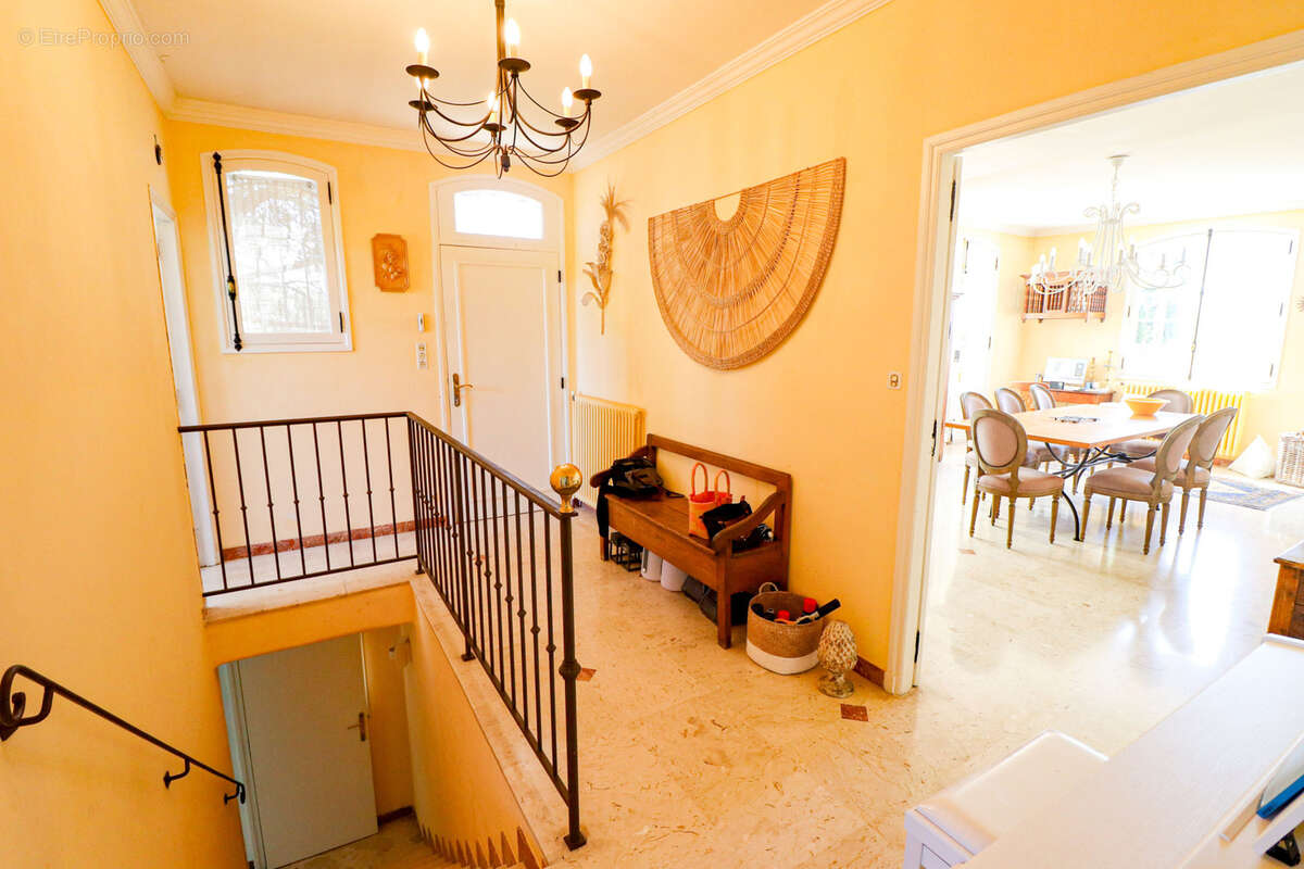 Villa 5 chambres sur terrain 2000m2 avec piscine à 2 pas du village de flayosc - photo 16
