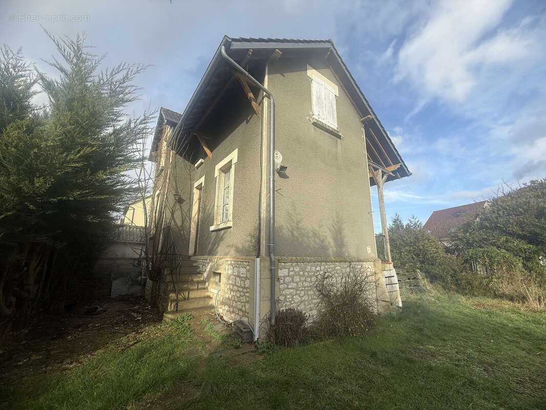 Maison à IVRY-LA-BATAILLE