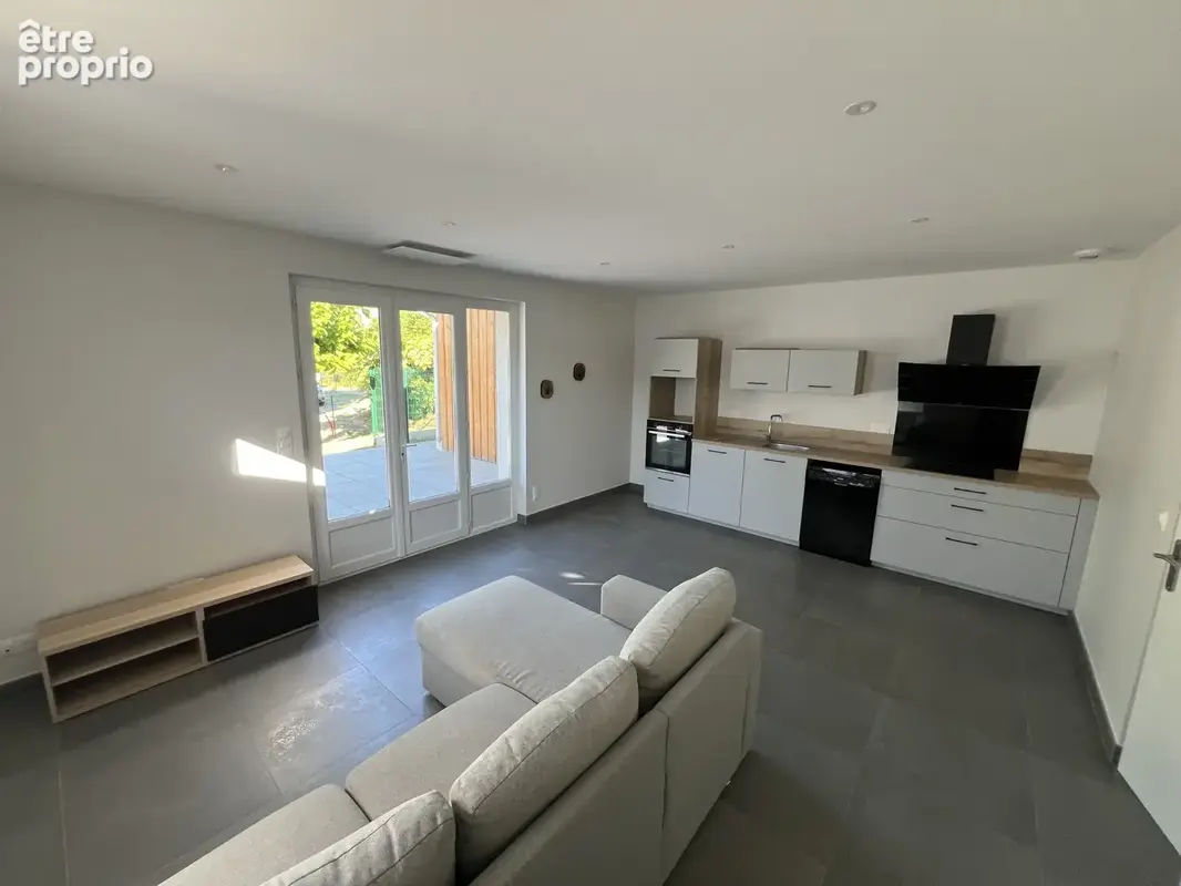 maison rénovée avec jardin privatif et terrasse - photo 2