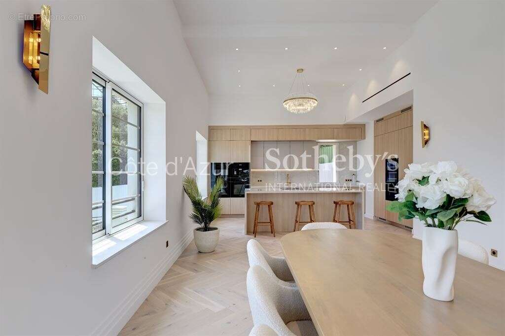 La Garoupe : Villa Art Déco 255 m² avec rooftop piscine - photo 6
