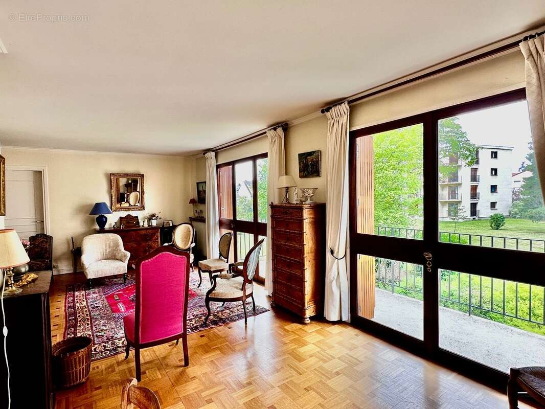 Bel Appartement Lumineux 95 m2 avec 3 balcons - photo 4