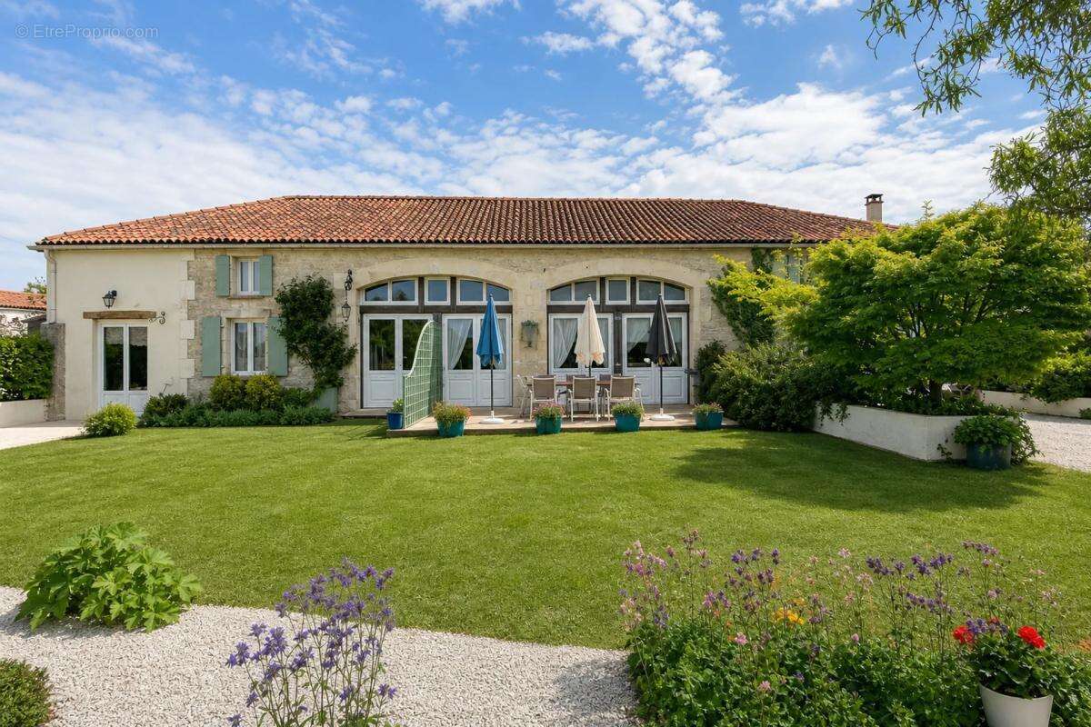 Maison à MATHA