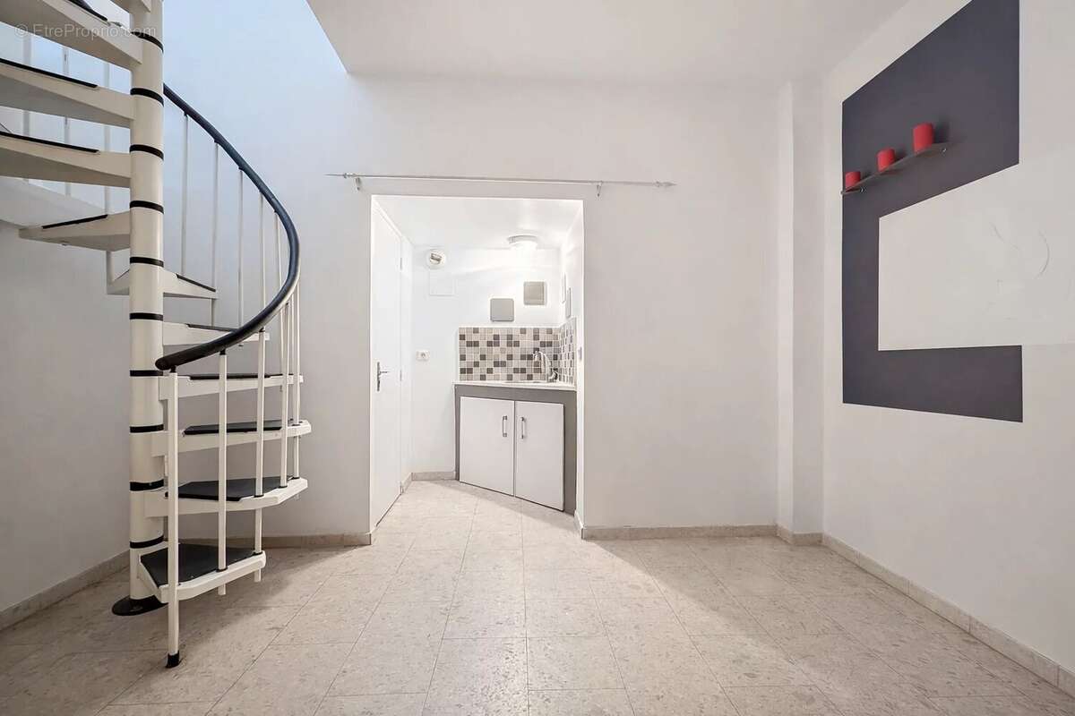 Commerce à MARSEILLE-4E