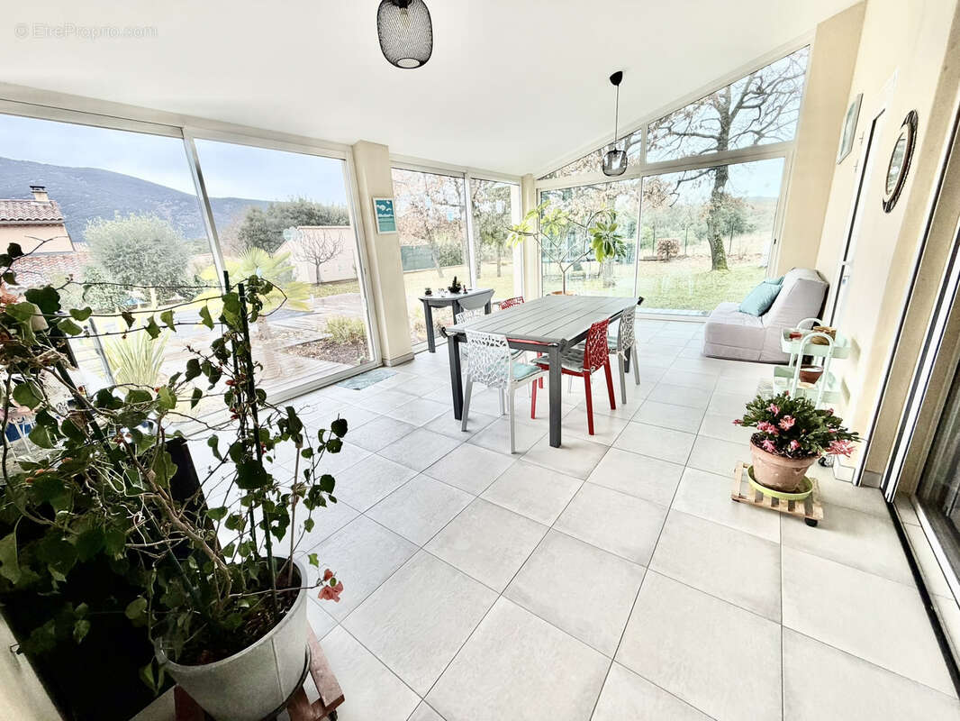 Villa de plain pied avec vue imprenable sur le Ventoux - photo 5