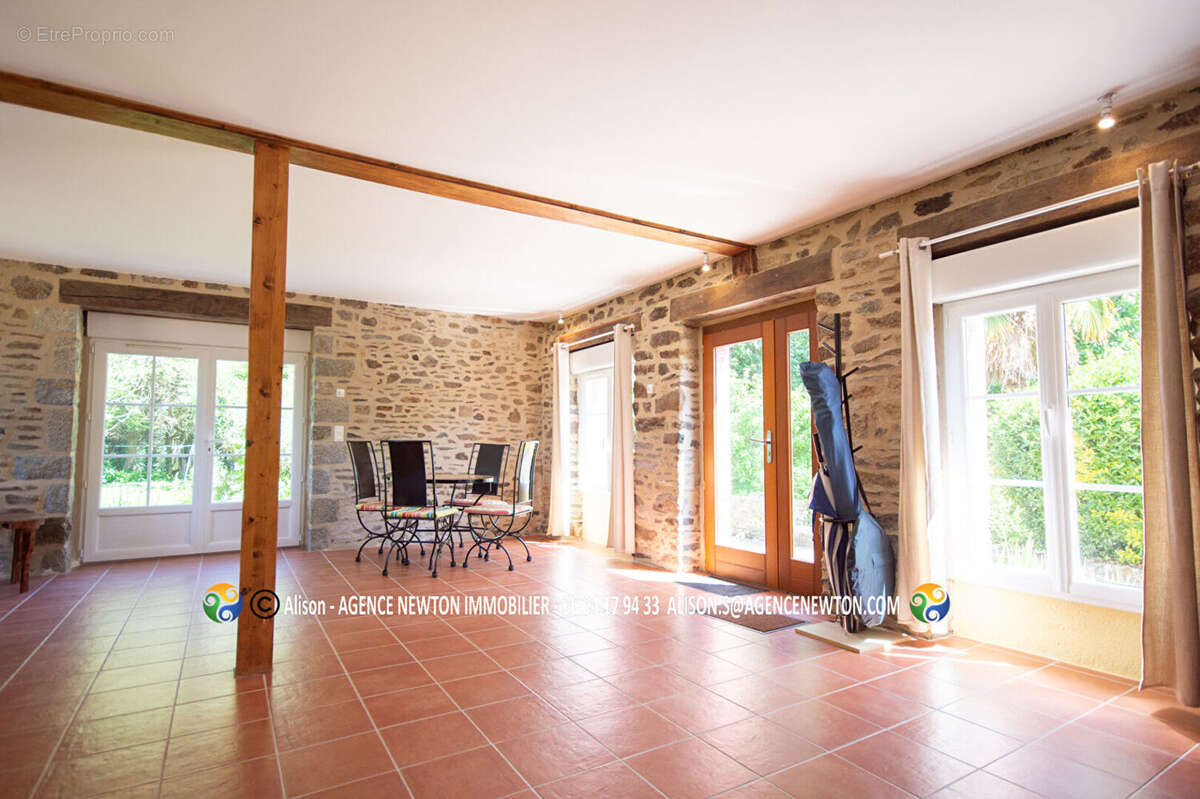 Maison à MINIAC-MORVAN