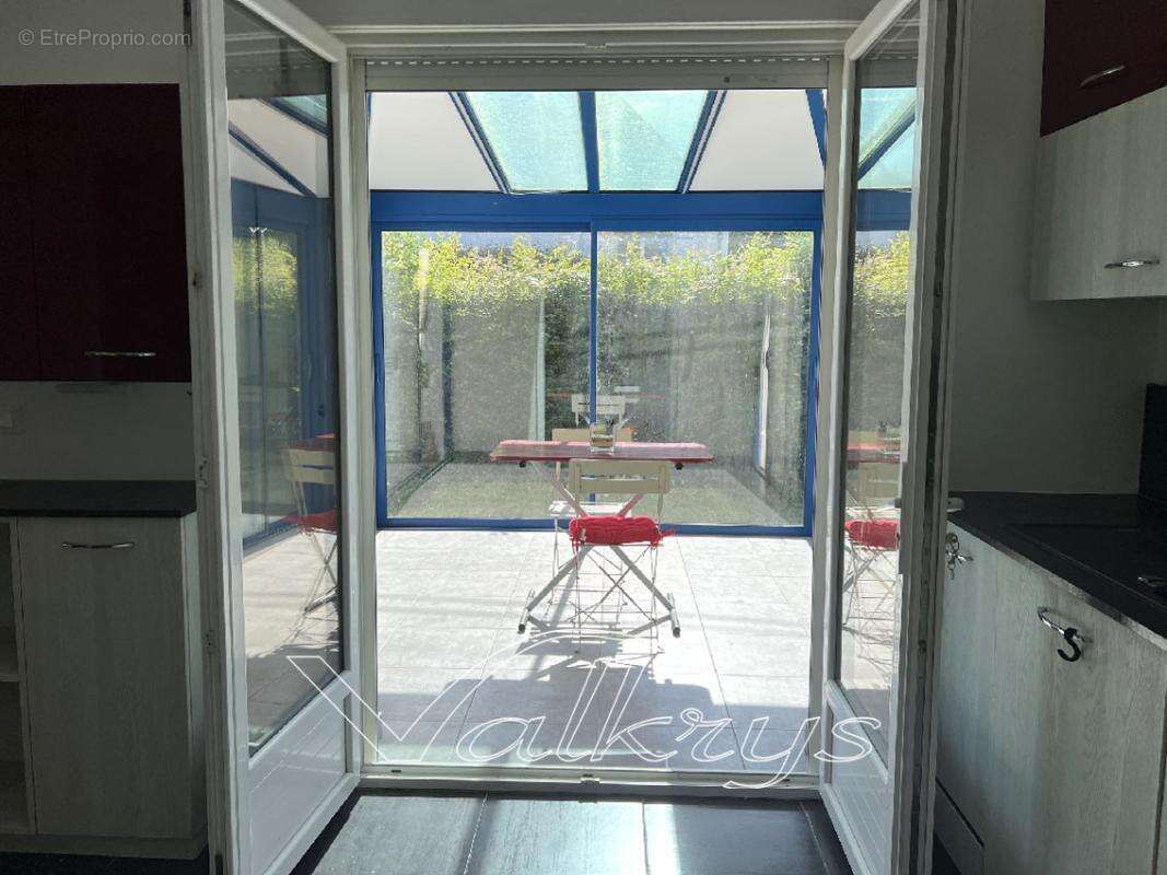 Maison proche mer et commodités à pied -7P-1000m2 zone U - photo 9