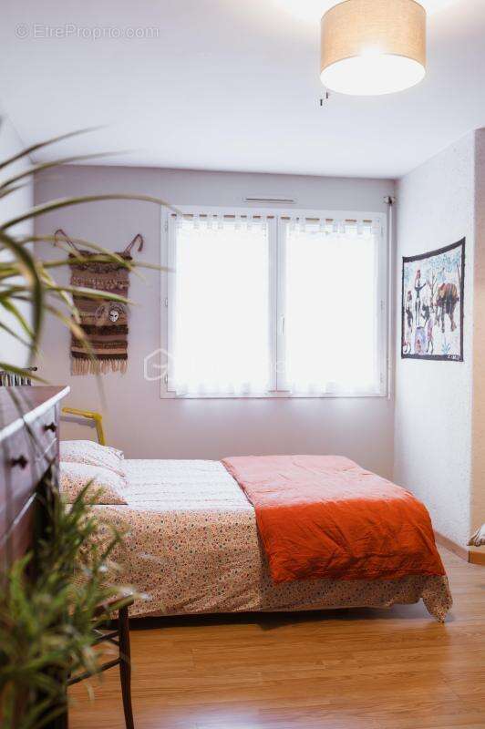 Maison à VILLAINES-LES-ROCHERS