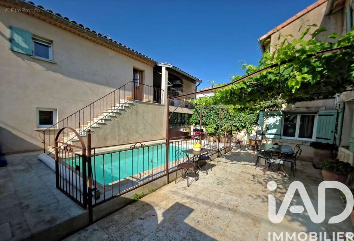 Maison 150 m² à Saint-Gilles  - photo 4
