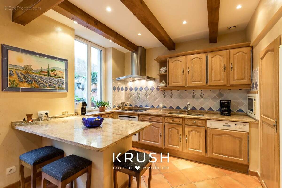 Appartement à MARSEILLE-1E