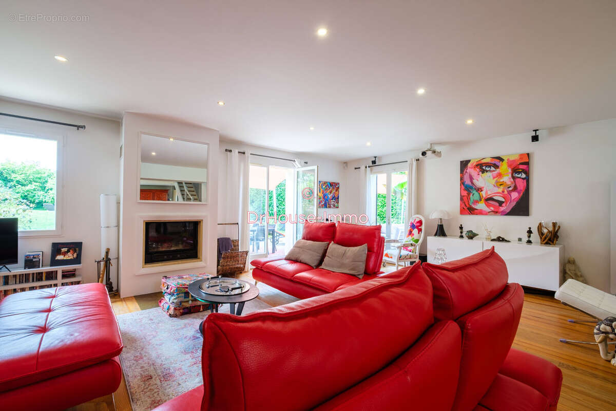 Maison à FEUCHEROLLES