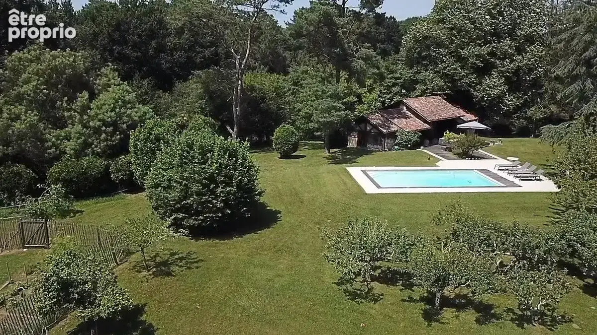 Propriete d' exception sur 3 hectares de 450 m2 habitables - photo 4