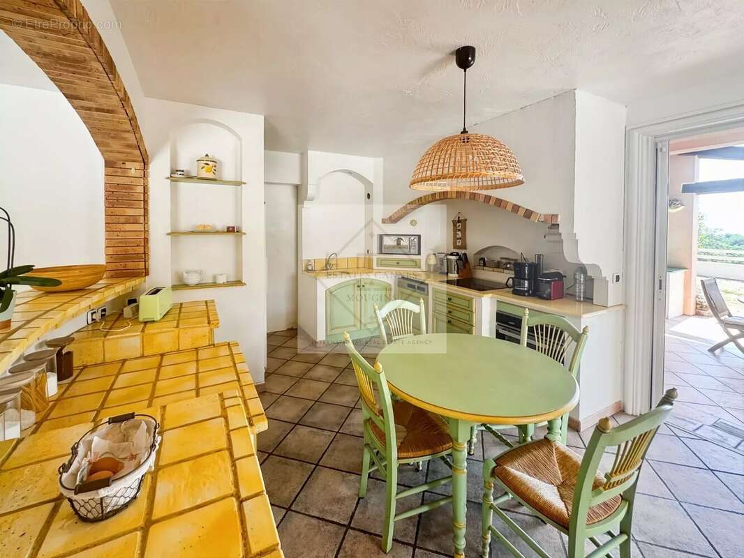 À vendre – villa de charme vue mer à antibes, calme absolu - photo 15