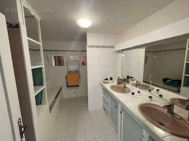 Maison à LUPPE-VIOLLES