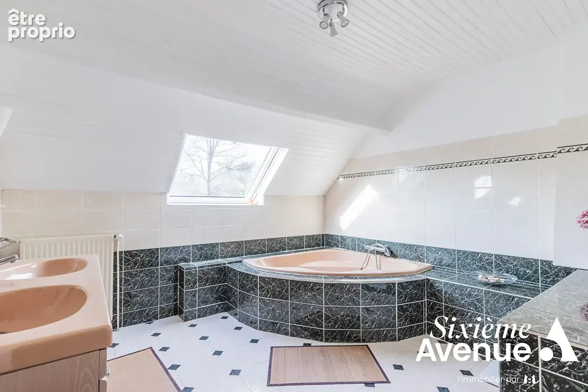 Maison individuelle disposant de 5 chambres, édifiée sur un sous-sol total! - photo 17