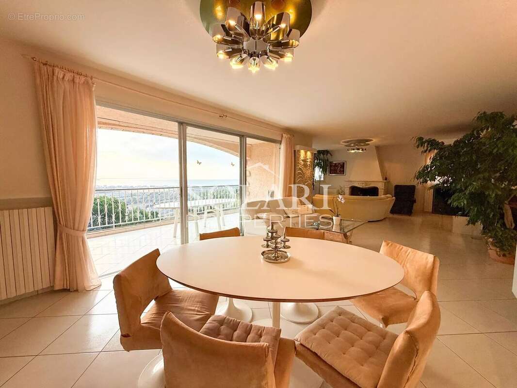 Maison à MANDELIEU-LA-NAPOULE