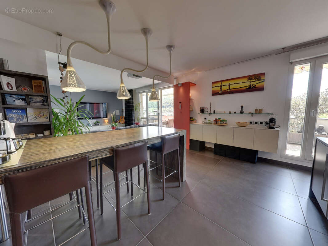 Superbe loft haut de gamme 3 pieces + cuisine en dernier etage avec vue echirolles - photo 5