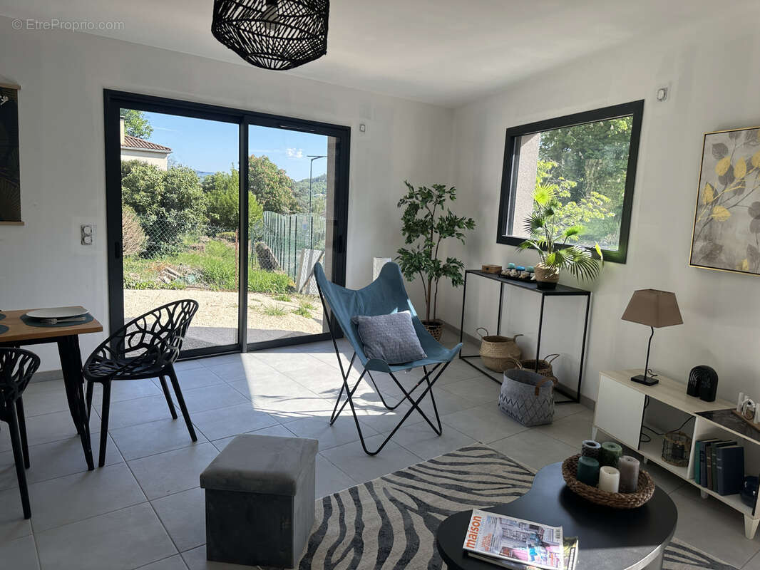 Appartement à LA FOUILLOUSE