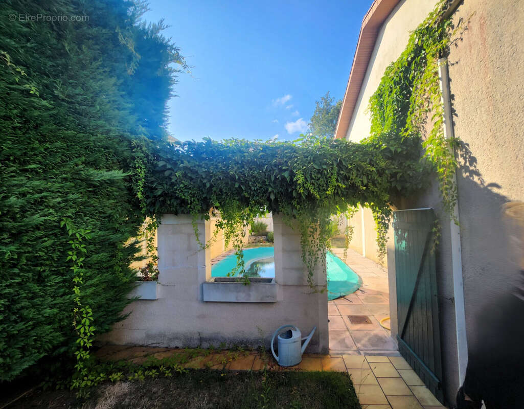 Maison à VAUX-SUR-MER